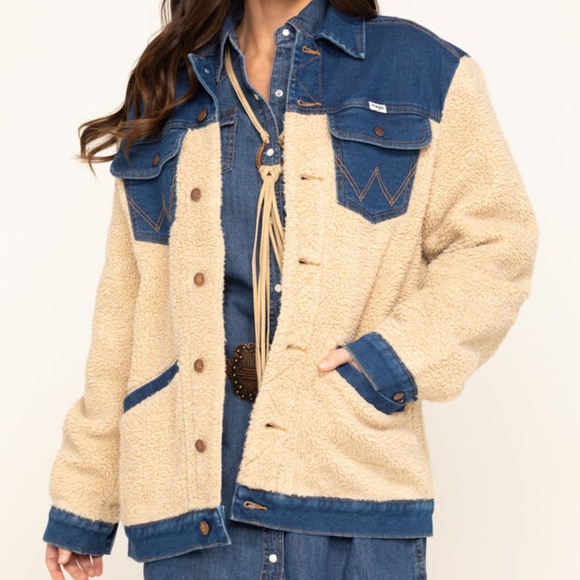 Wrangler Womens Oversized Sherpa Denim 